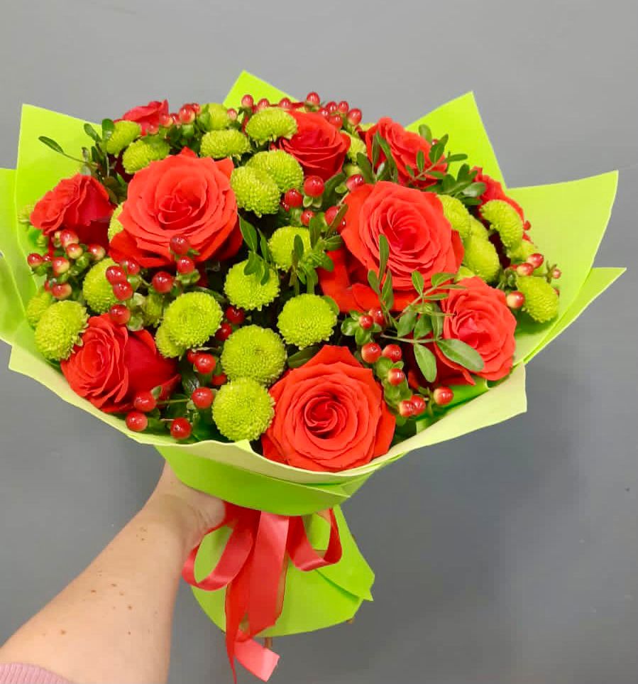 Букет цветов из: Хризантемы и Розы в Есипово