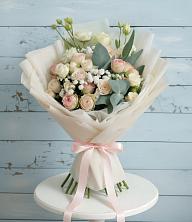 Букет цветов из:  Розы и Лизиантусы в Есипово