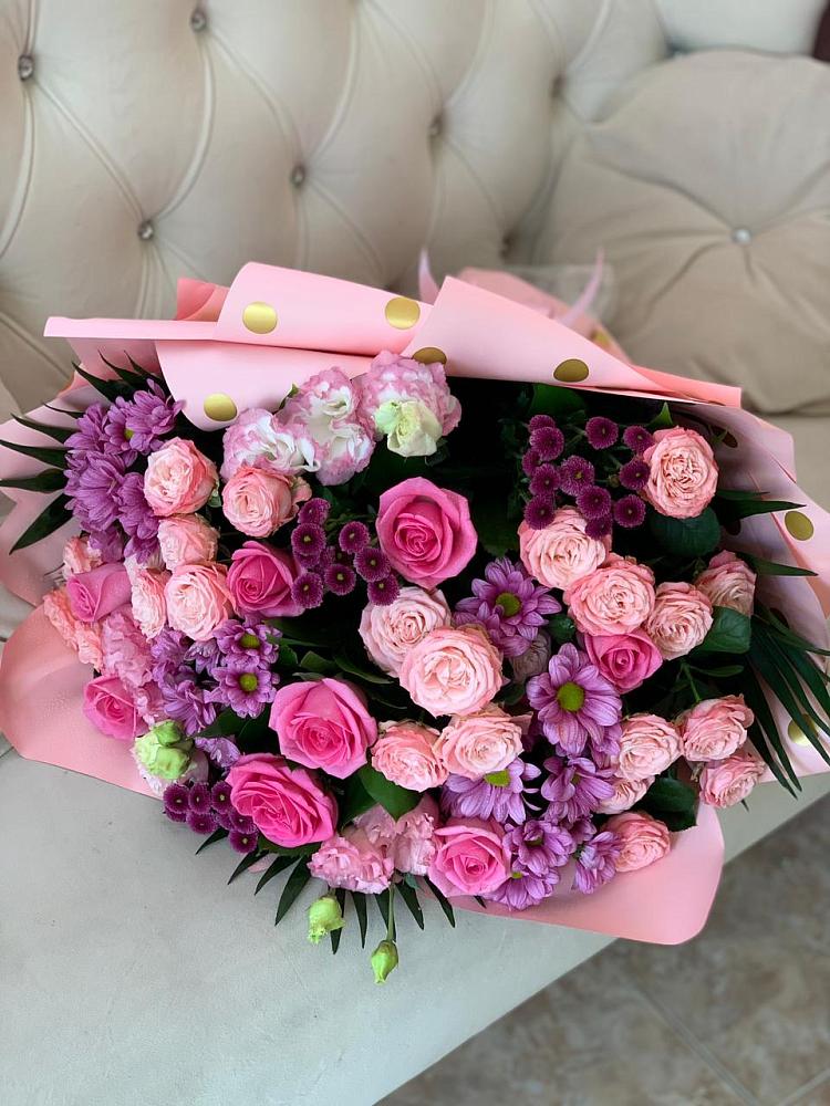 Букет цветов из: Хризантемы, Розы и Лизиантусы в Есипово