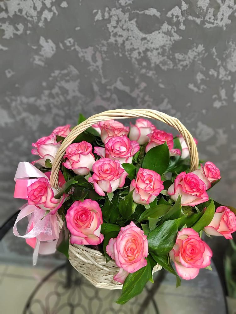 Цветочная композиция из Розы в корзине в Есипово