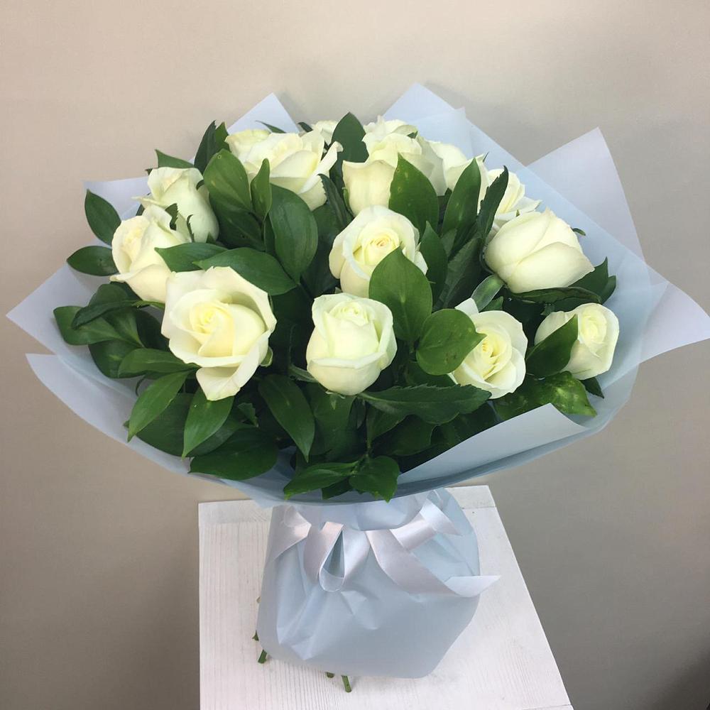Букет 15 Белых роз Проуд в Есипово