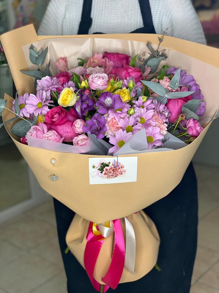 Букет цветов из: Хризантемы, Гвоздики и Альстромерии в Есипово