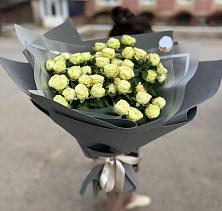Букет Белые кустовые розы Солинеро в Есипово