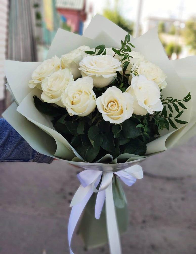 Букет Белые розы Проуд в Есипово