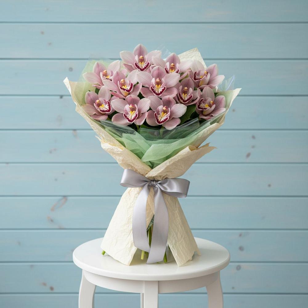 Букет цветов из: Орхидеи и Розы в Есипово