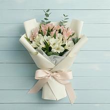 Букет цветов из:  Альстромерии в Есипово