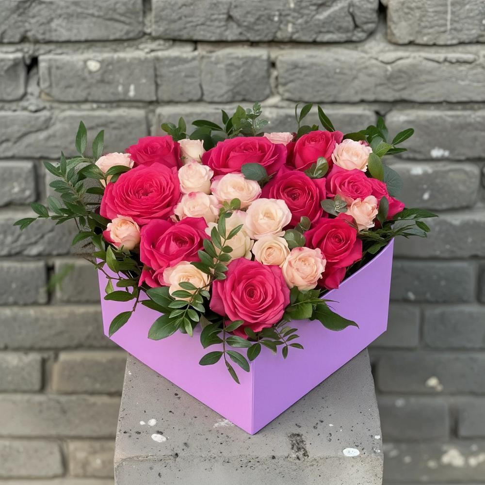 Цветочная композиция из Розы в коробке в Есипово