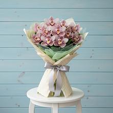 Букет цветов из:  Орхидеи и Розы в Есипово