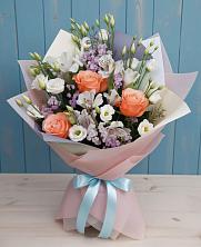 Букет цветов из:  Лизиантусы, Розы, Альстромерии и Гипсофила в Есипово