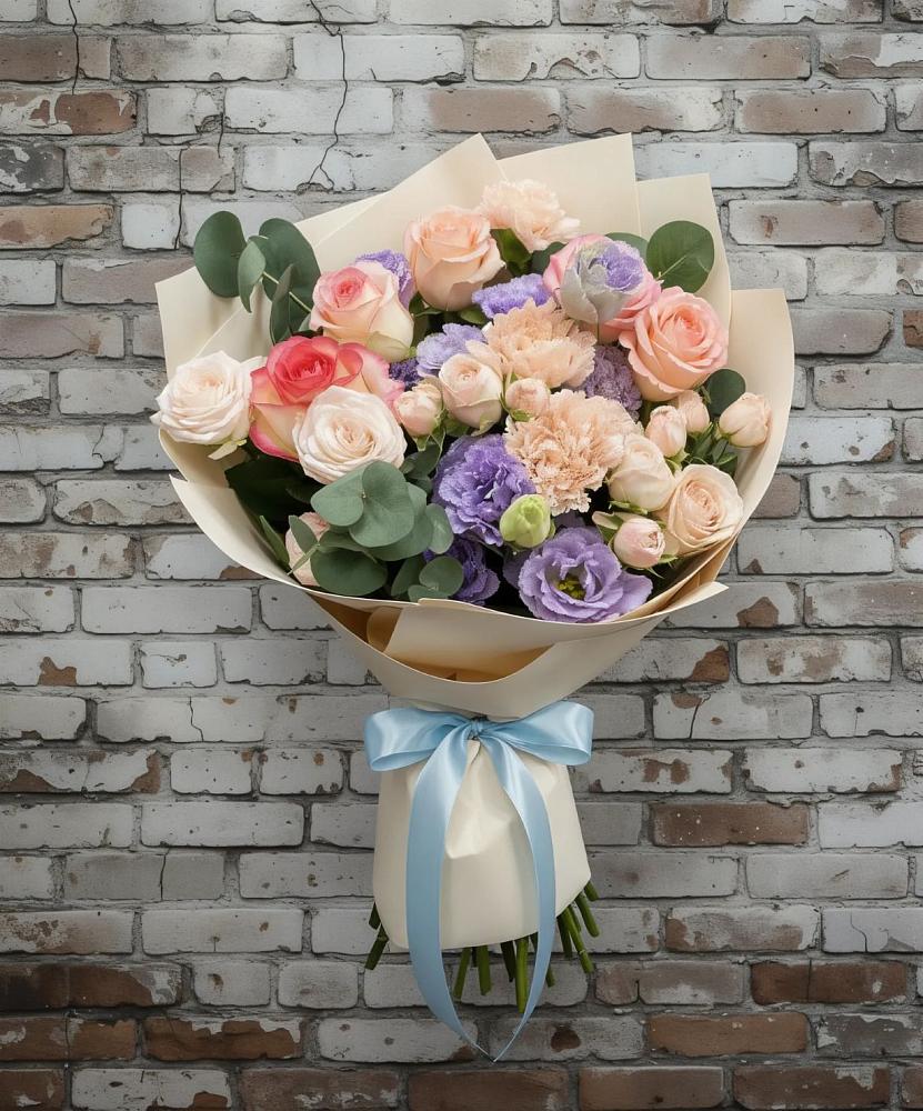 Букет цветов из: Розы, Лизиантусы и Гвоздики в Есипово