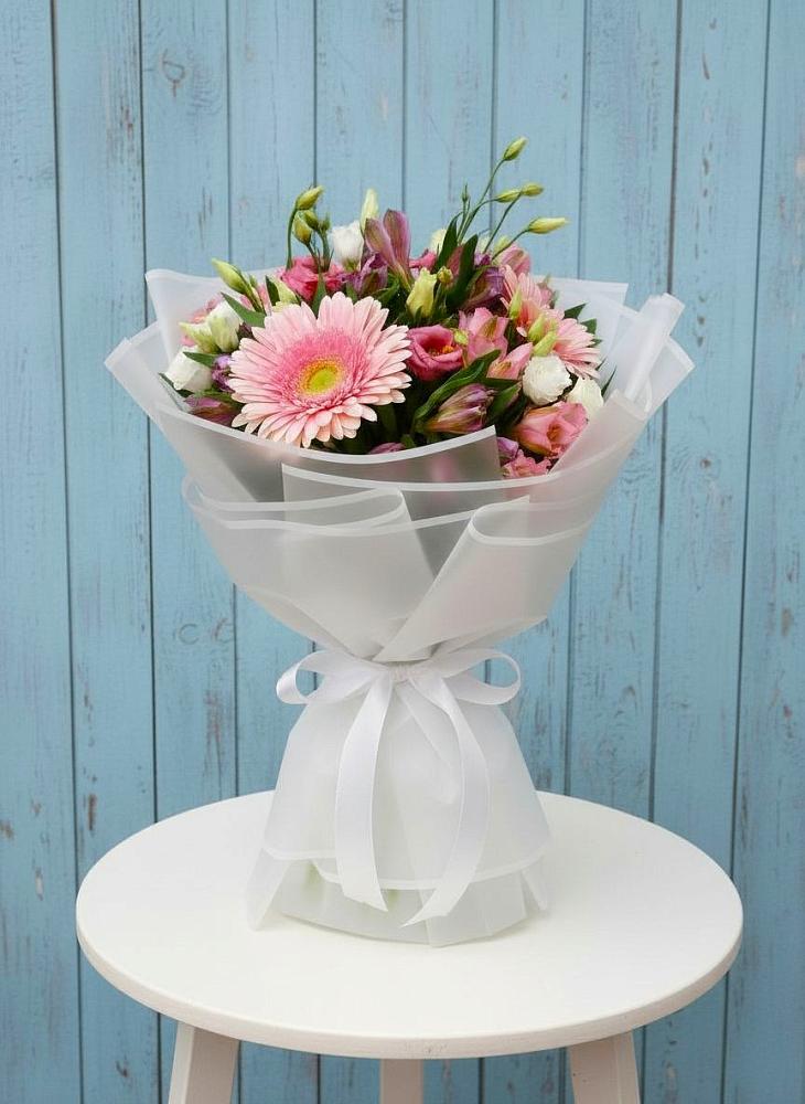 Букет цветов из: Герберы, Альстромерии и Лизиантусы в Есипово