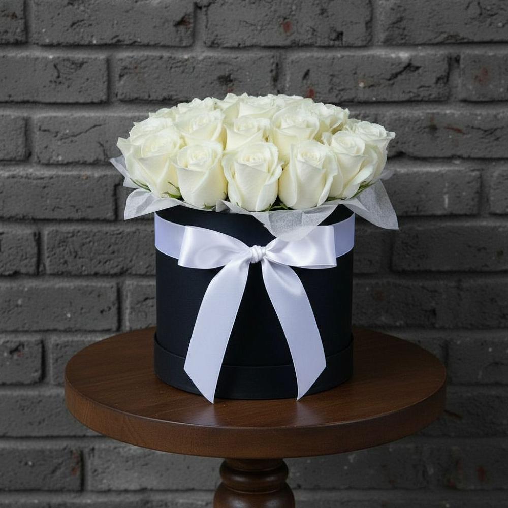 Цветочная композиция из Розы в шляпной коробке в Есипово