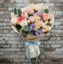 Букет цветов из:  Розы, Лизиантусы и Гвоздики в Есипово